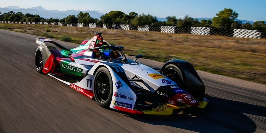 Audi yeni Formula E aracını tanıttı 