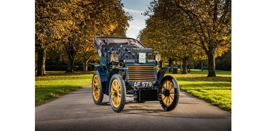 100 yıllık Fiat 3½ HP Londra klasik otomobil yarışında