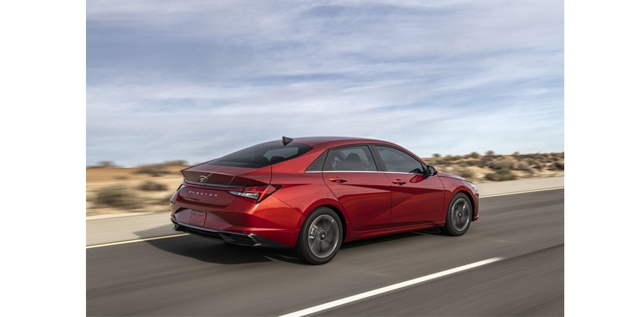 Tasarım harikası Hyundai yeni Elantra tanıtıldı