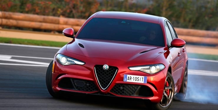 Alfa Romeo “Altın Direksiyon” yarışmasında “En Güzel Otomobil” ödülünü aldı