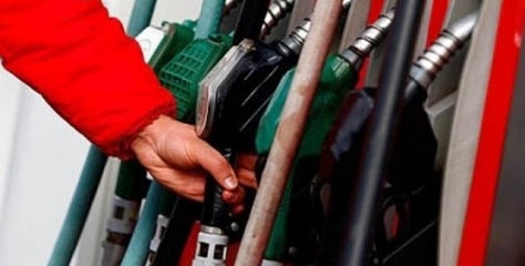 Benzinin litresine 10, motorine 8 kuruş zam yapıldı