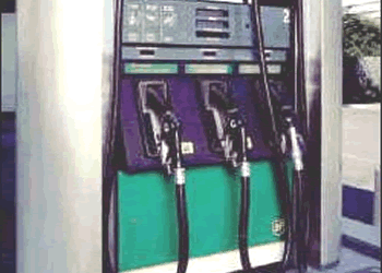 Benzine zam gecikmedi...
