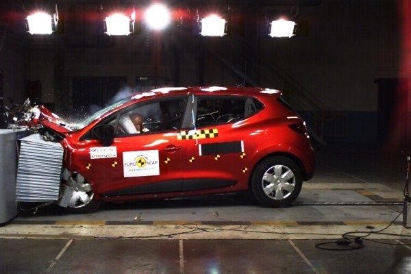 Yeni Clio'ya EuroNCAP'ten beş yıldız 