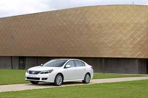 Renault, Latitude Modelinin Dünya Prömiyerini Mosrkova Fuarı'nda gerçekleştirdi