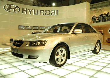 Yenilenen Hyundai Sonata ilk kez Autoshow 2004'te