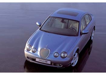 Jaguar S-Type R, Detroit'in gözdelerinden