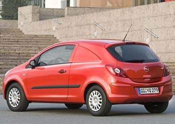 Opel CNR Ticari Araçlar Fuarında modellerini sergiliyor