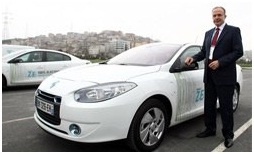 Renault'nun elektrikli araçları İstanbul'da test sürüşünü gerçekleştirdi
