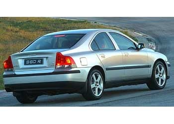 Volvo S60 R yarış aracı gibi