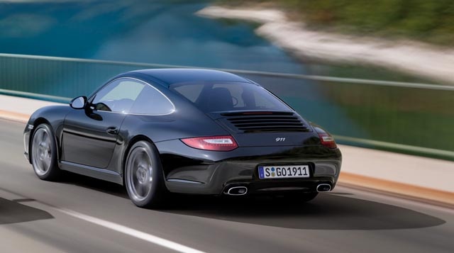 Porsche 911 Carrera özel serisine kavuştu