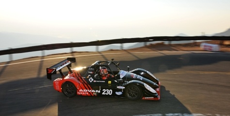 “Pikes Peak” yokuş tırmanmada ev rekoru kırdı