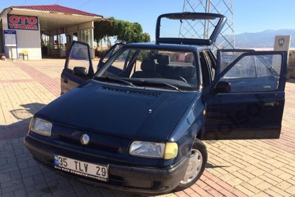 Temiz Skoda Felicia LX 95 Model Yakıt Cimrisi